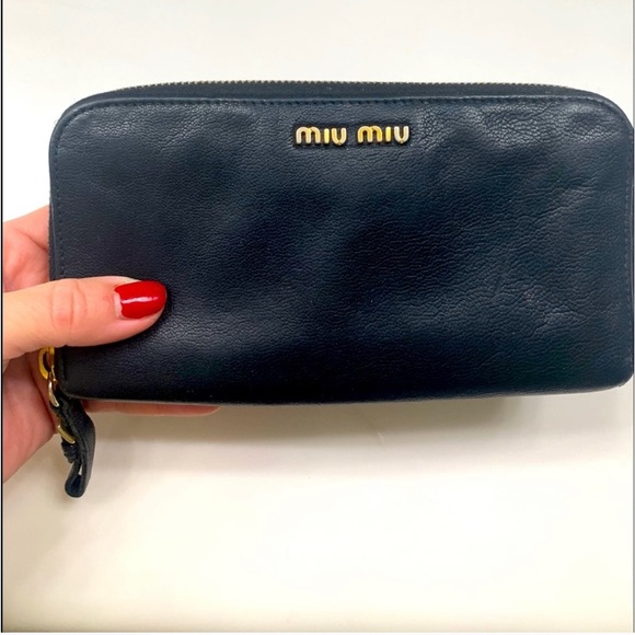 Authentic Vintage Miu Miu (Prada) Napa Leather Clutch Zip Around Wallet - Picture 2 of 16